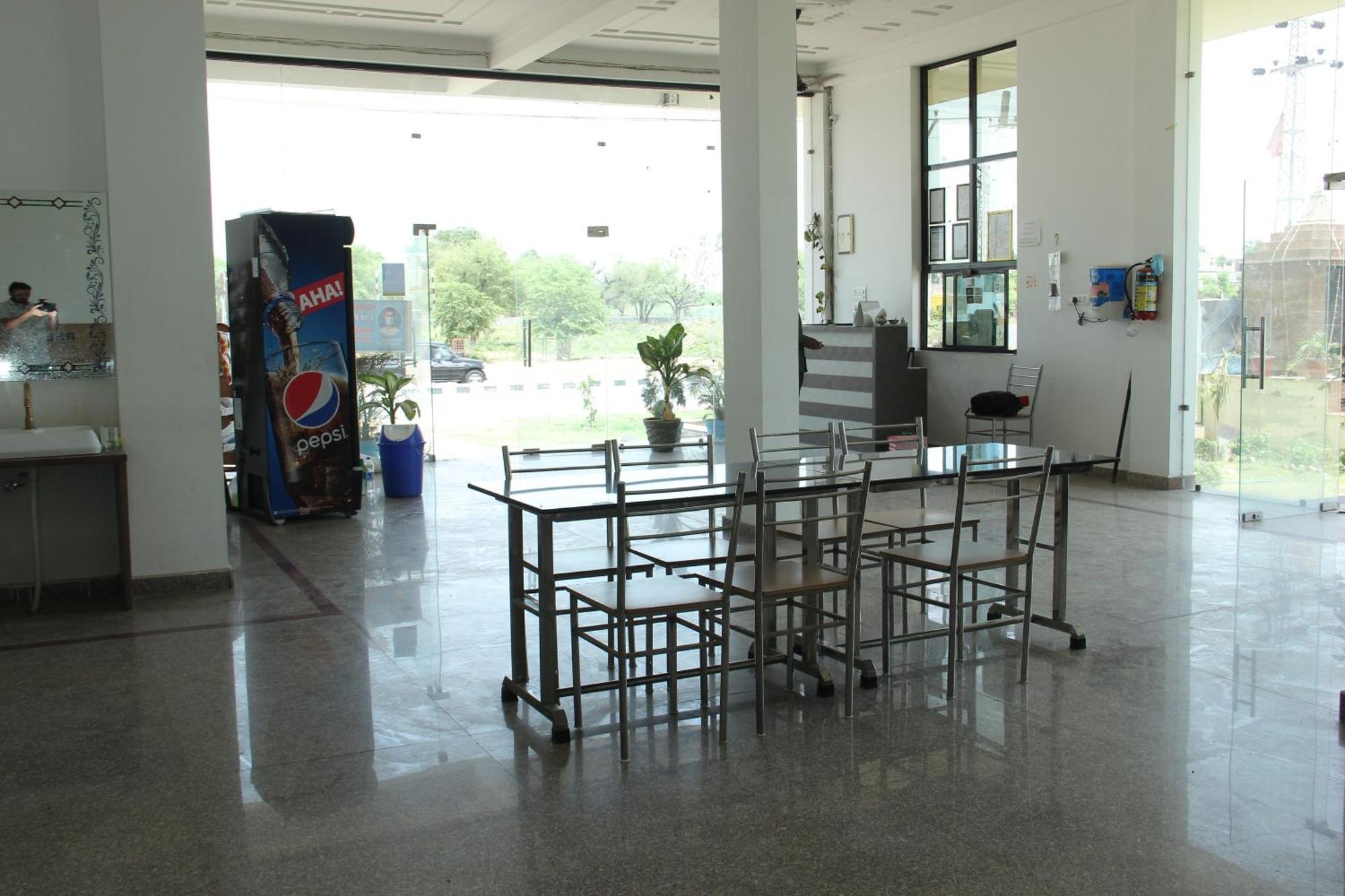 Hotel O Athitya Resort Sikar 外观 照片